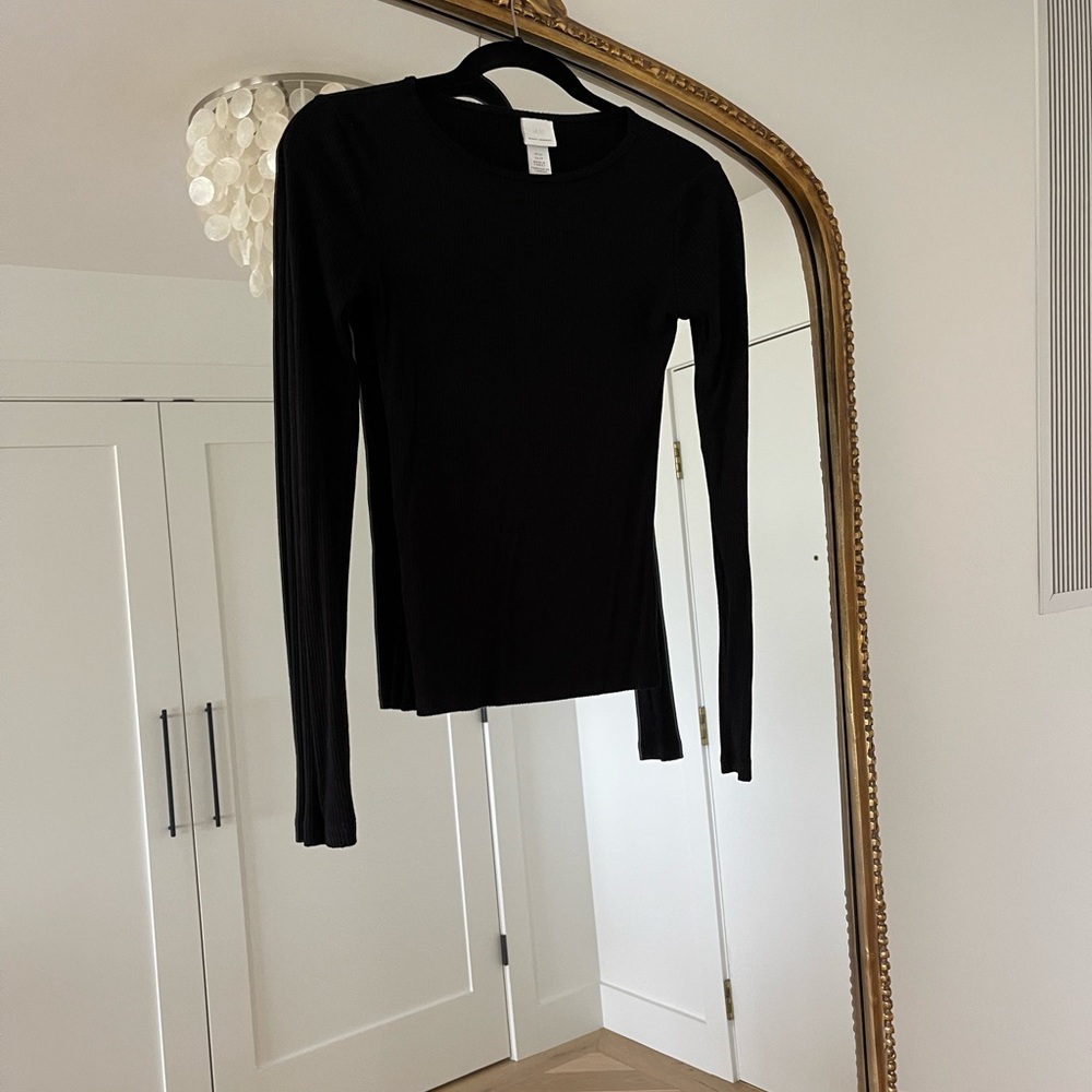 Black long sleeve H&M ribbed top!